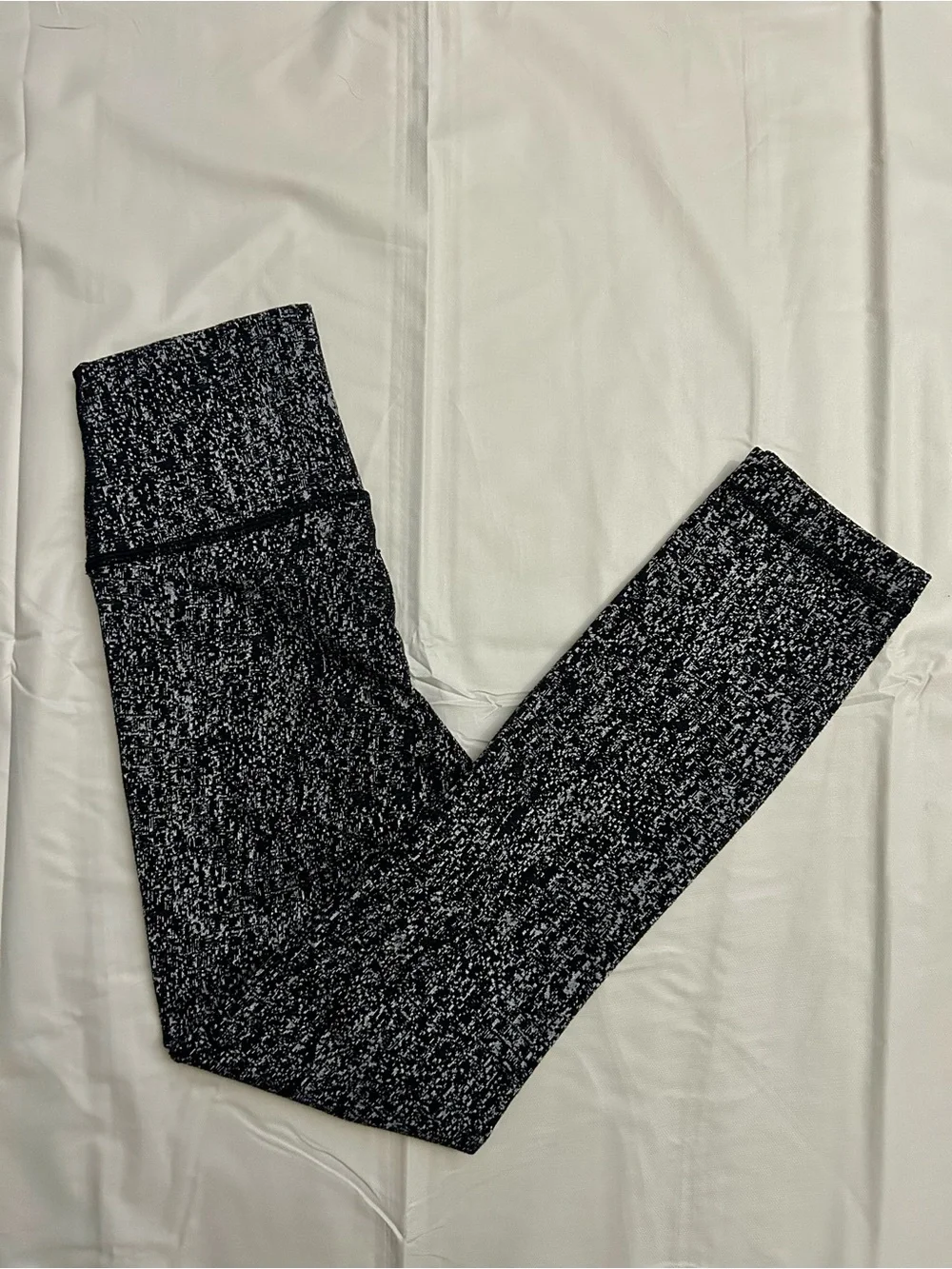 Lululemon Wunder Under Black and White Splatter Luon Leggings Size 0